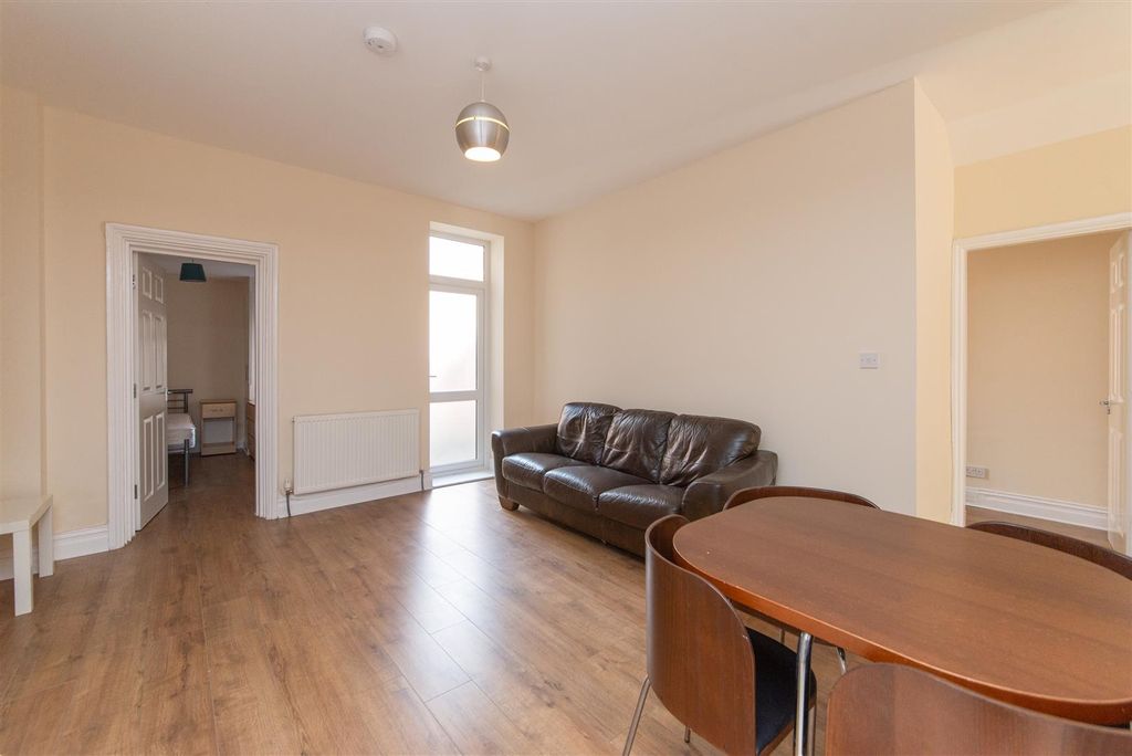 Additional image 21 of 6 bed flat for saleAmble Grove, Sandyford, Newcastle Upon Tyne NE2