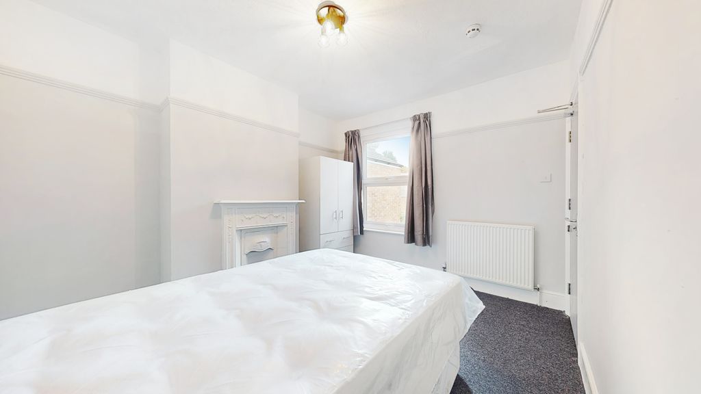 Property photo 3 of 4 Bedroom 4, 20 Kingston Road - Wb9R9Baz5Gsqb4Laq3Kn