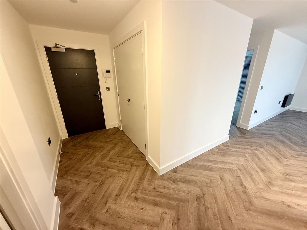 Property photo 1 of 17 Hallway