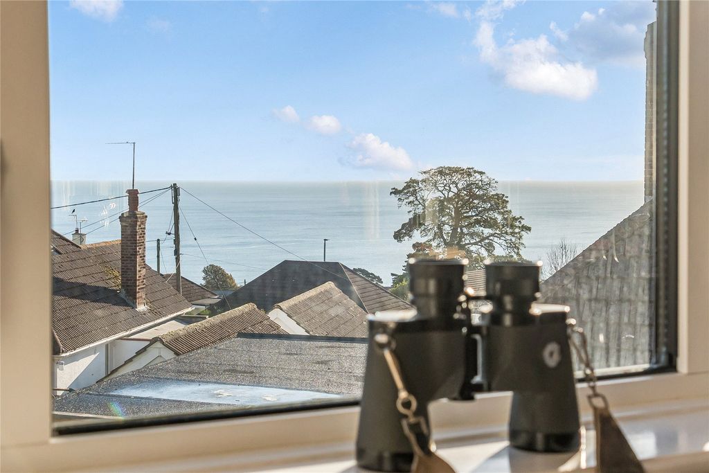 Property photo 2 of 21 Sea View