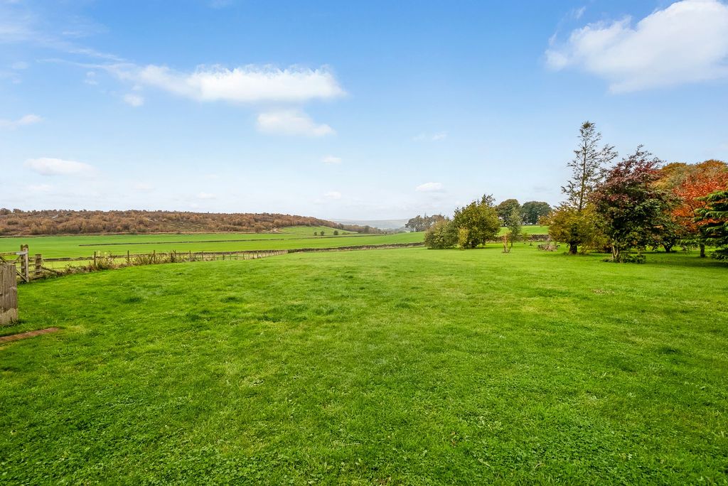 Property photo 2 of 30