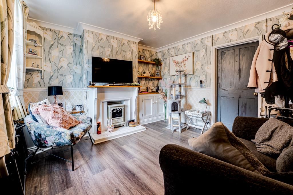 Property photo 2 of 19 20 West Street, Kettering-7.Jpg
