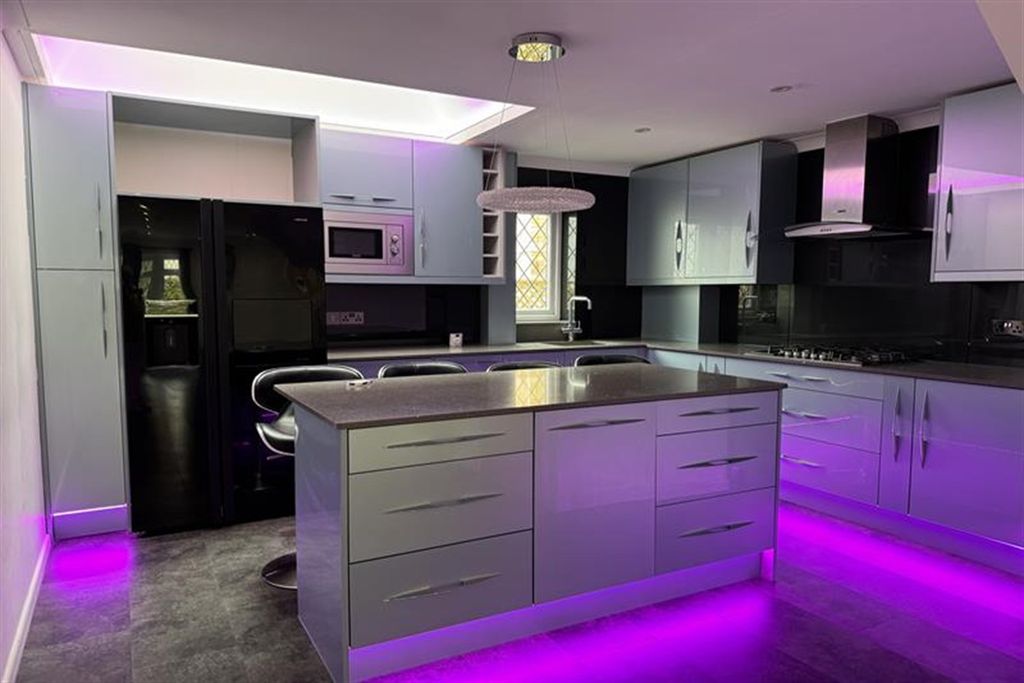 Property photo 1 of 9 (Main)