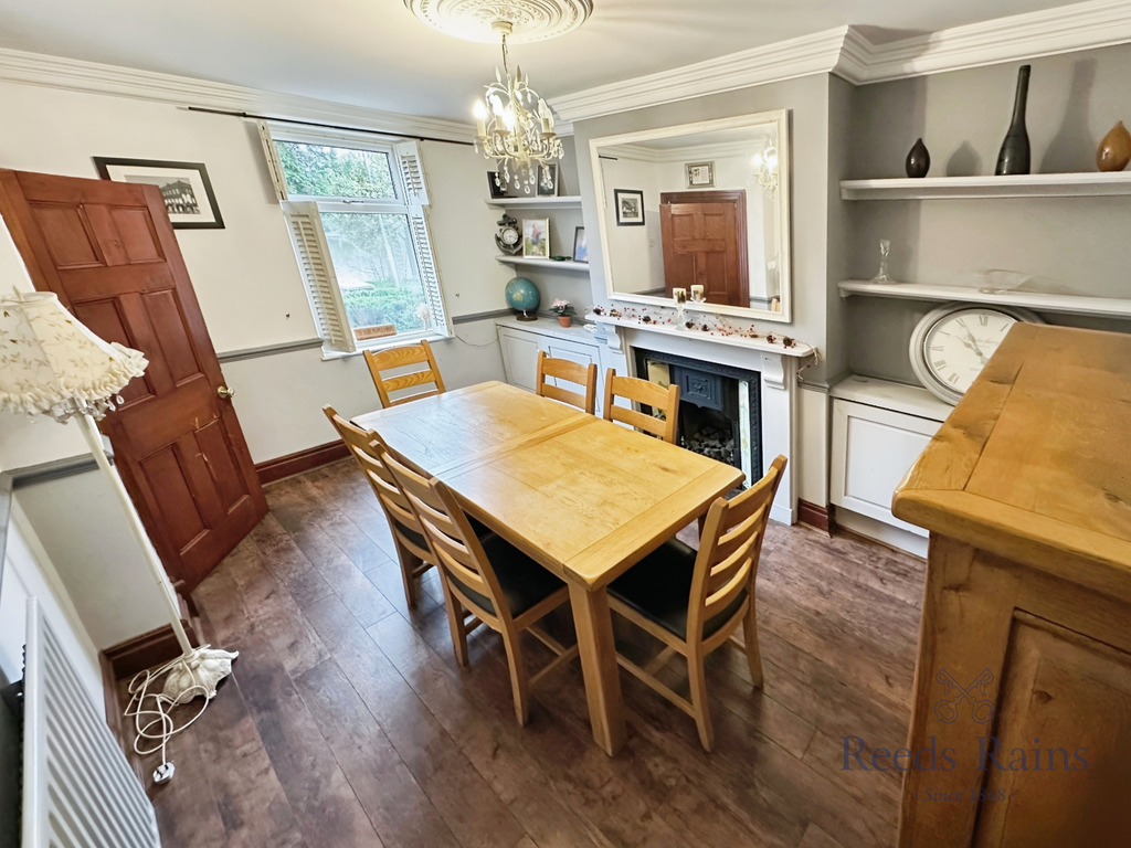 Property photo 3 of 31 Dining Room
