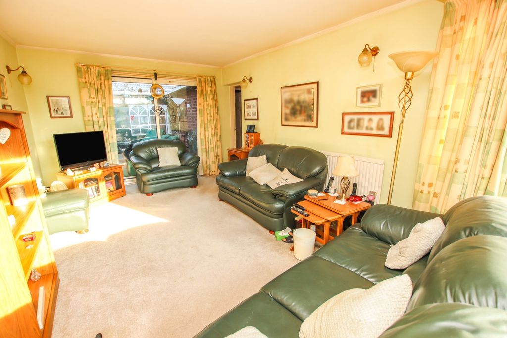 Property photo 2 of 20 5231832