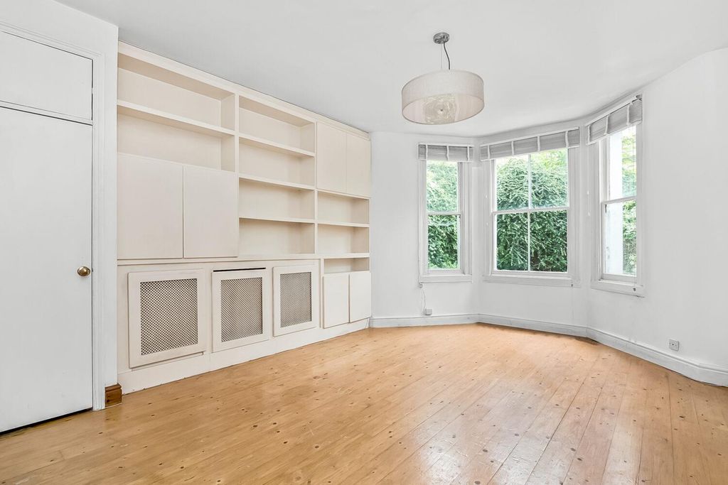 Property photo 2 of 8