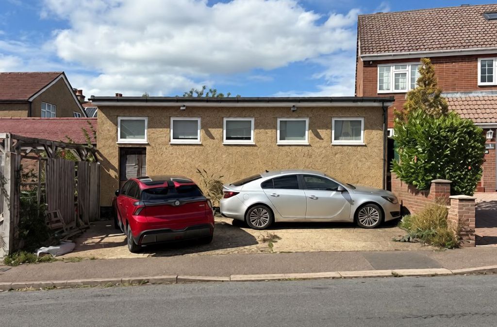 Property photo 3 of 18