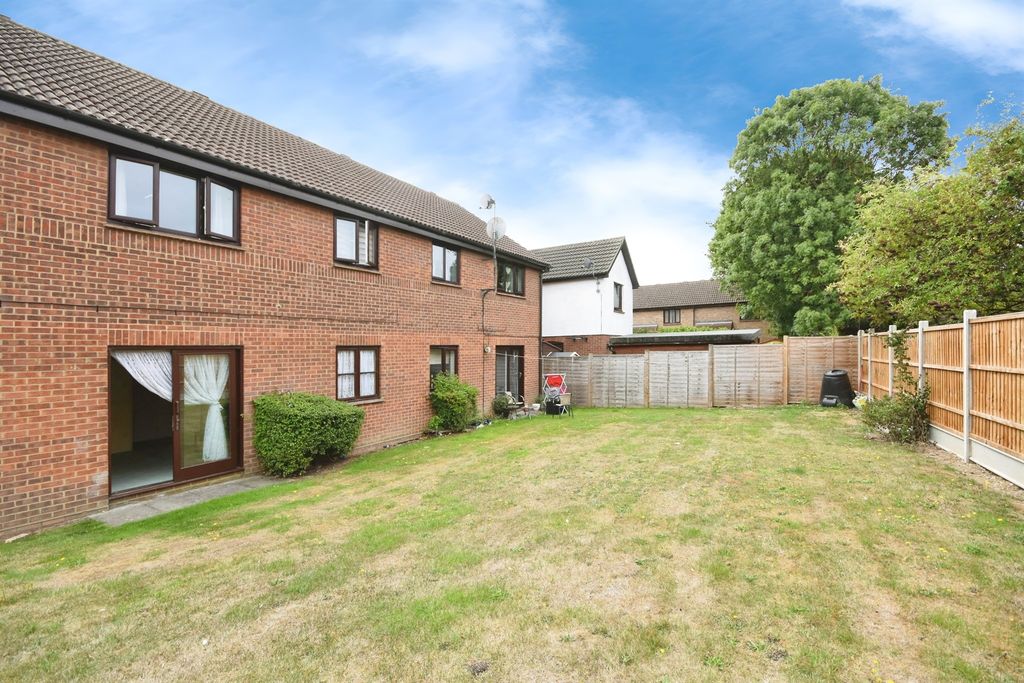 Property photo 2 of 17