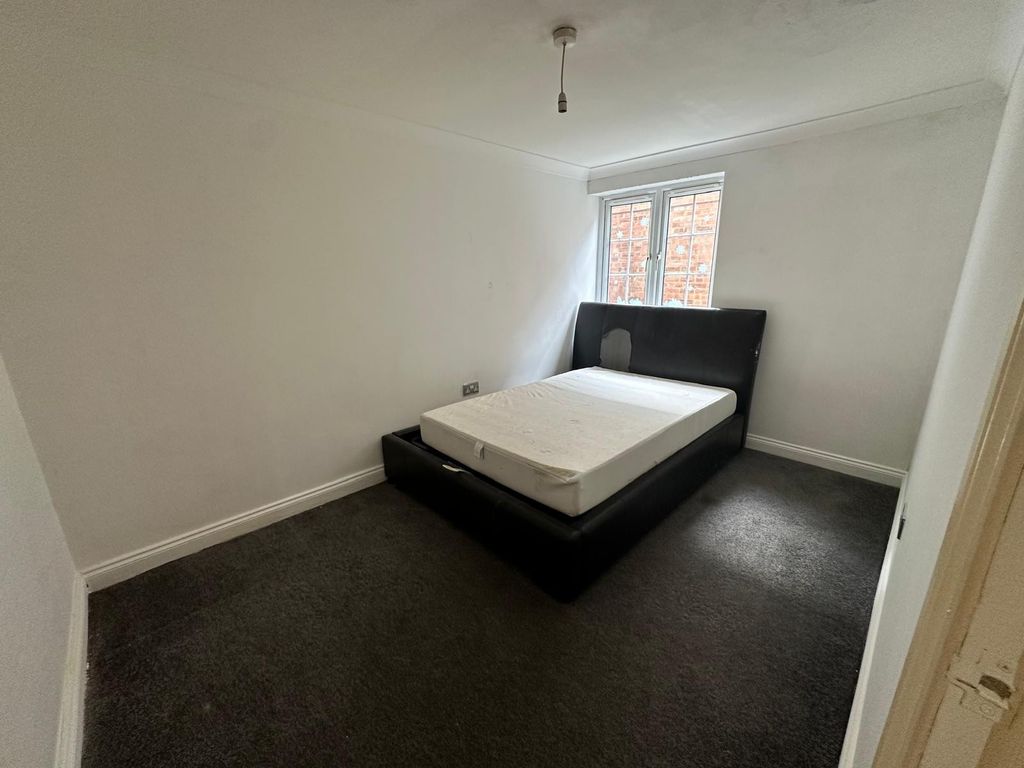 Property photo 3 of 4
