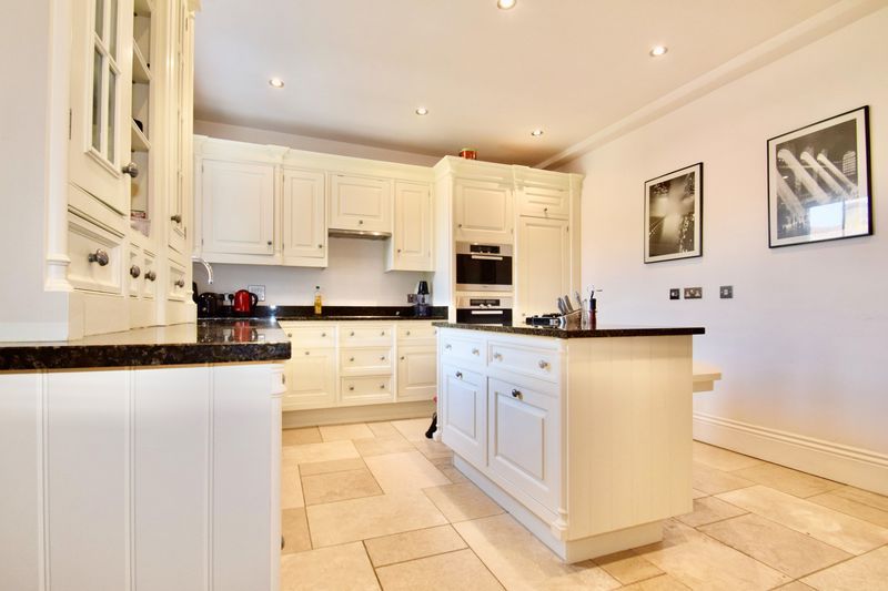 Property photo 3 of 24 Photo 35