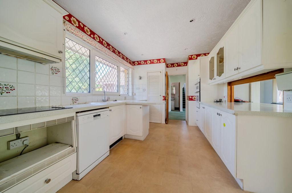 Property photo 3 of 23 1483366-9-6A3d312...