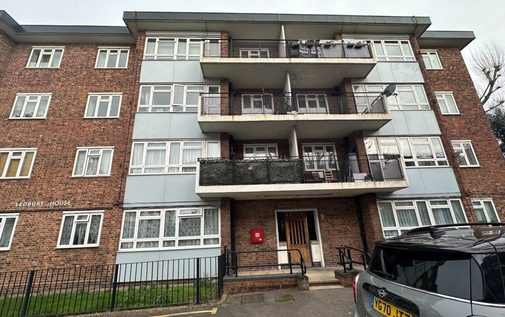 Property photo 1 of 18