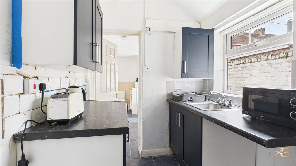 Property photo 2 of 10 Picture No. 06