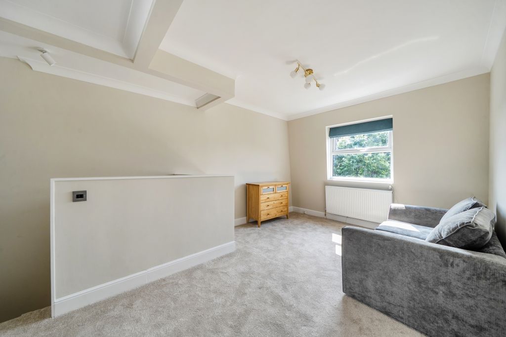 Property photo 1 of 8 1487713-13-6A50Be...