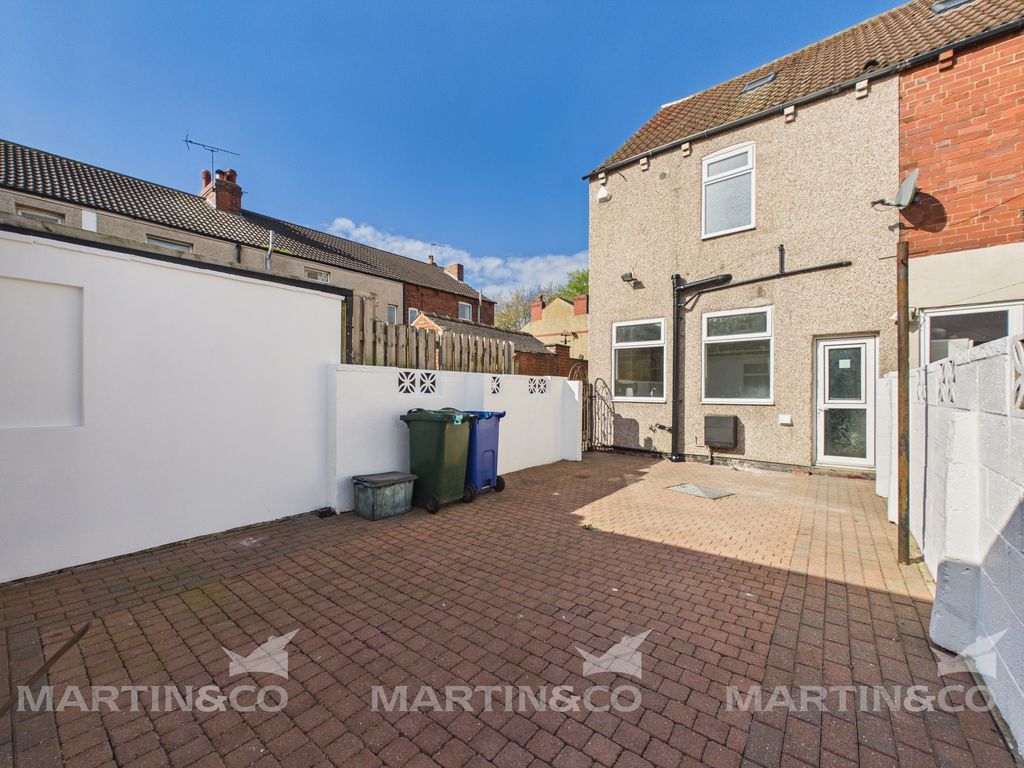 Property photo 2 of 14 Cam02406G0-Pr0601-Still011