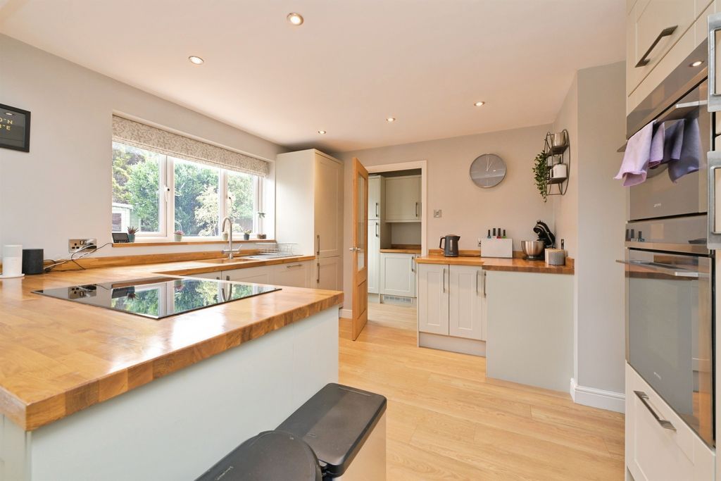 Property photo 3 of 16
