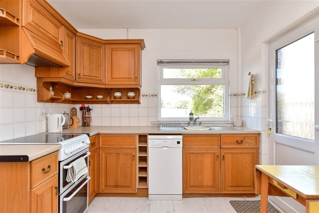 Property photo 3 of 12 Kitchen
