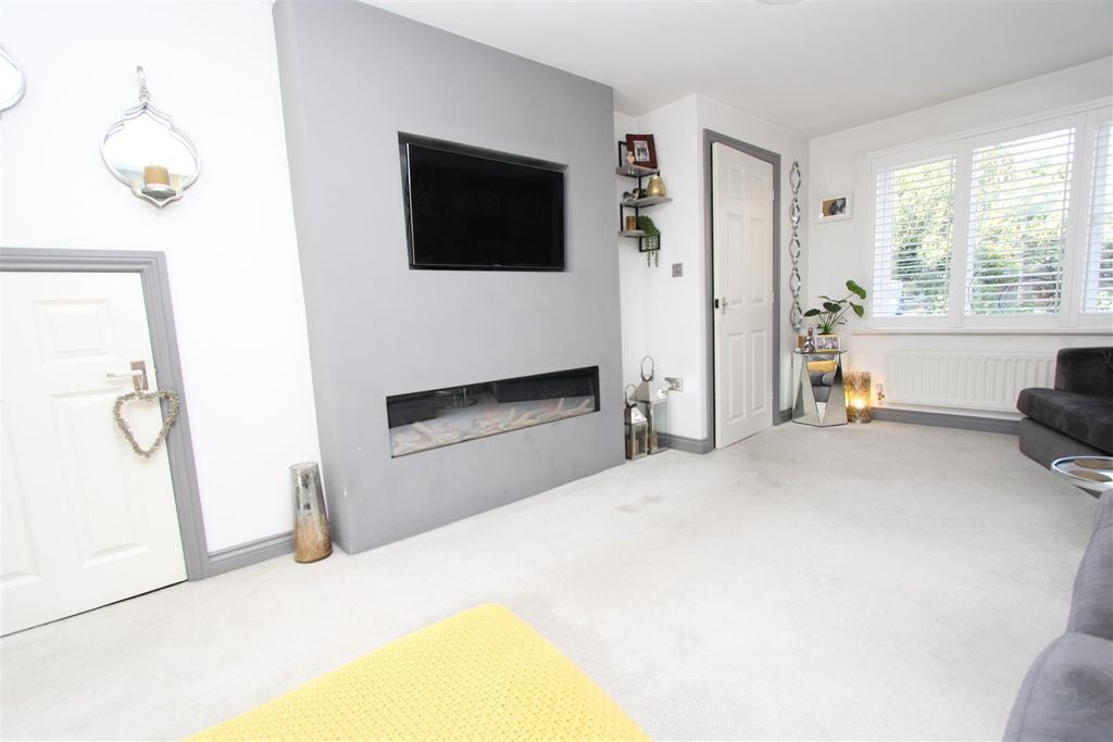 Property photo 3 of 23