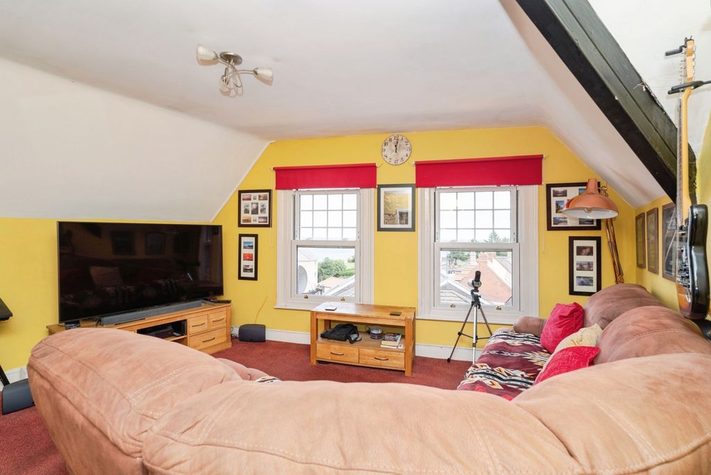 Property photo 3 of 13 Pbox-Img.Jpg