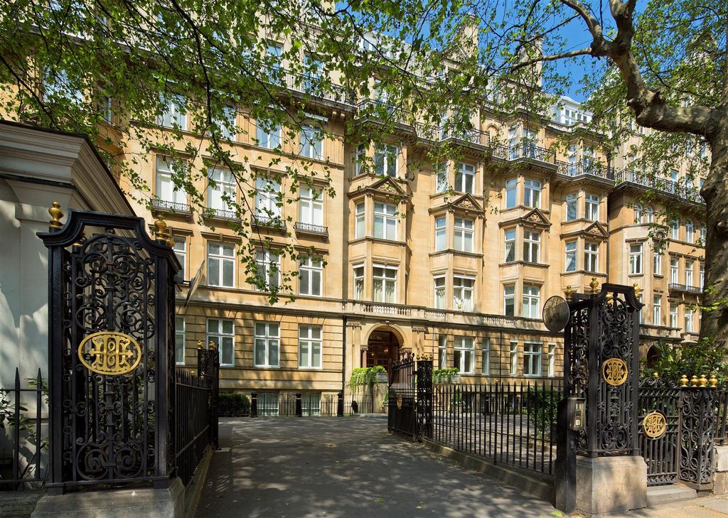 Property photo 2 of 12 29