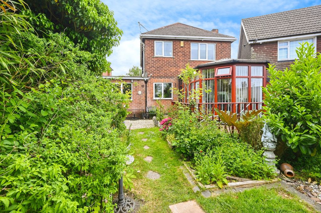 Property photo 2 of 14 Garden