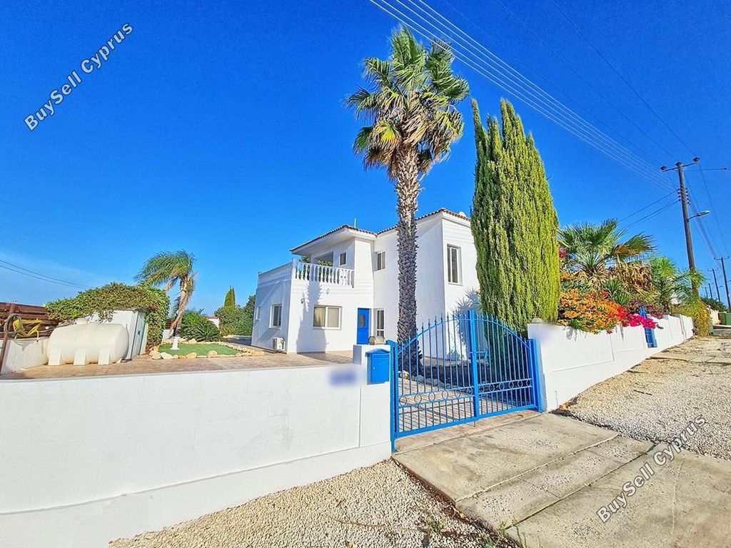 Property photo 2 of 38