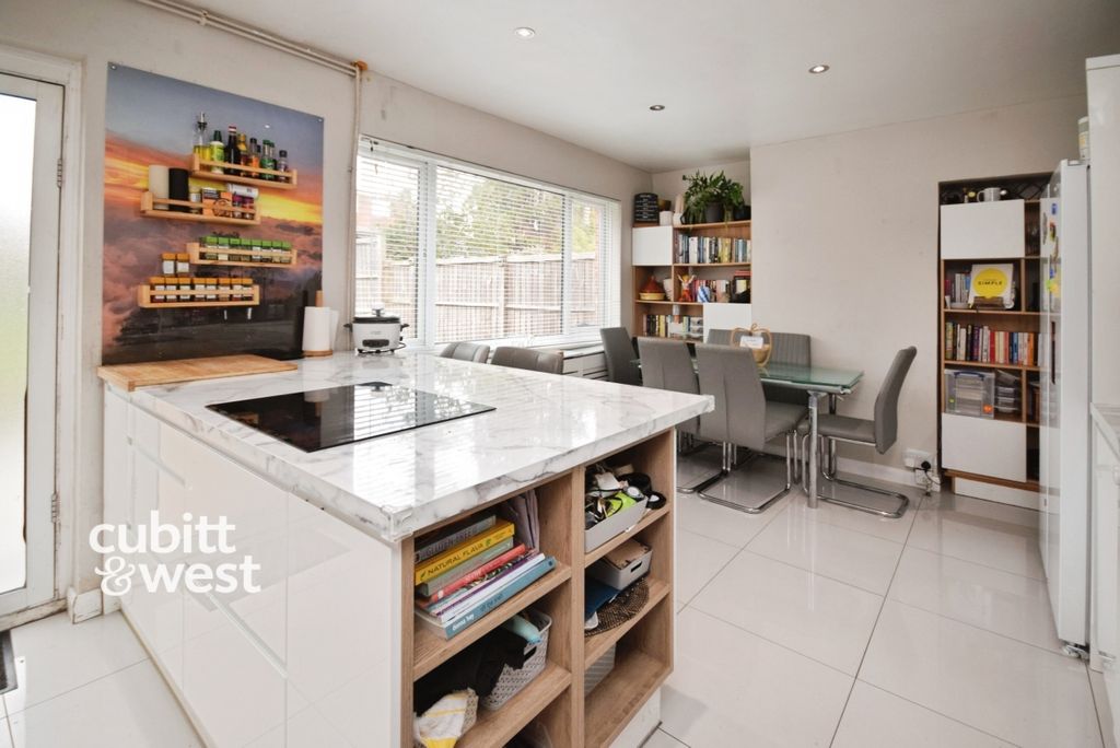 Property photo 3 of 15 08Daac06-Dsc_0216