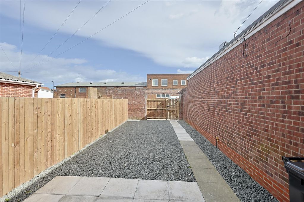 Additional image 8 of 2 bed flat to rentForest Hall Road, Forest Hall NE12