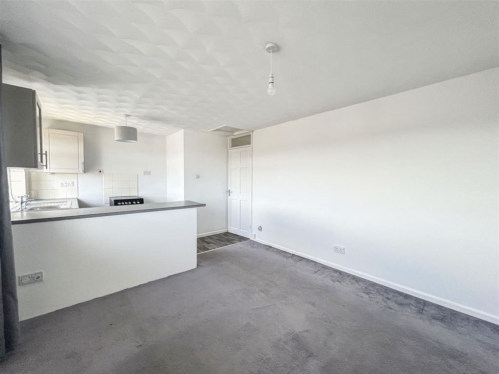 Property photo 2 of 12 Img_0565.Jpg