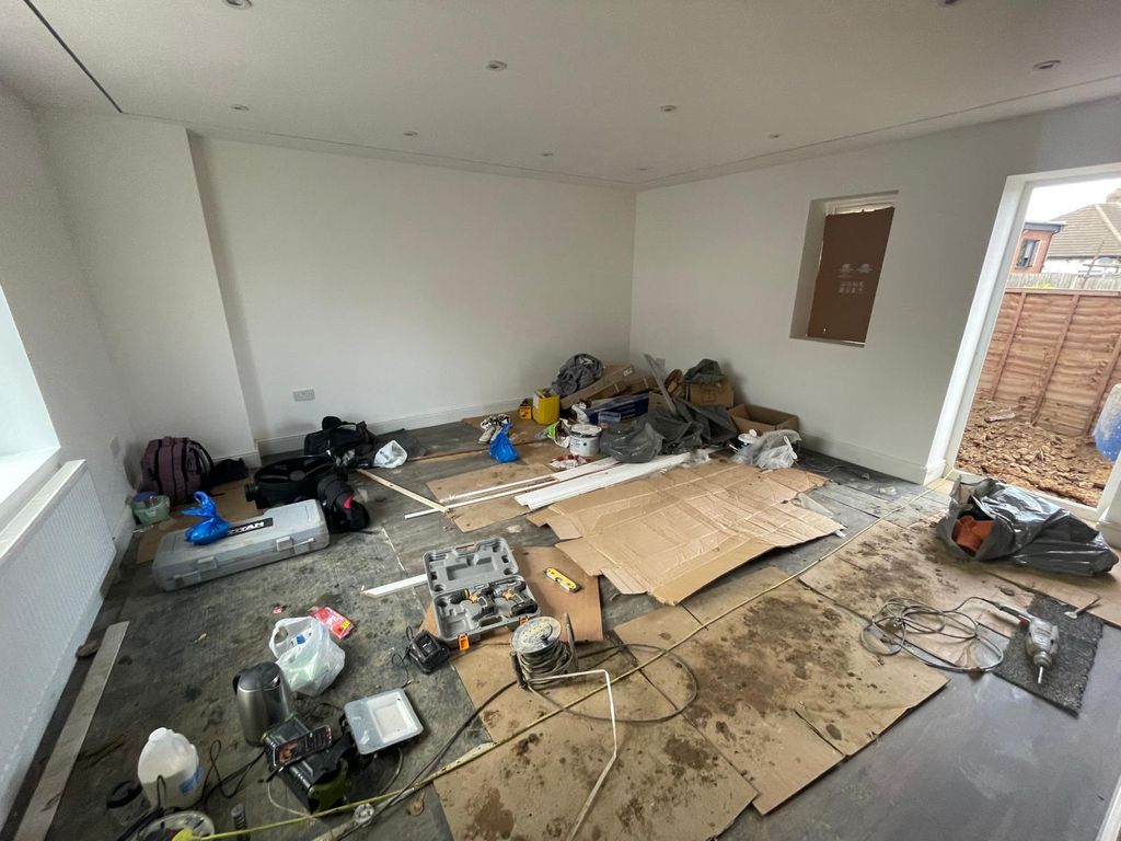 Property photo 2 of 7 Gallery