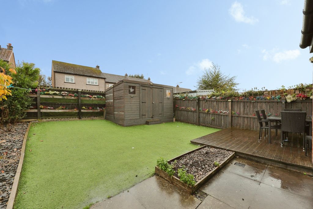 Property photo 2 of 27 Rear Garden
