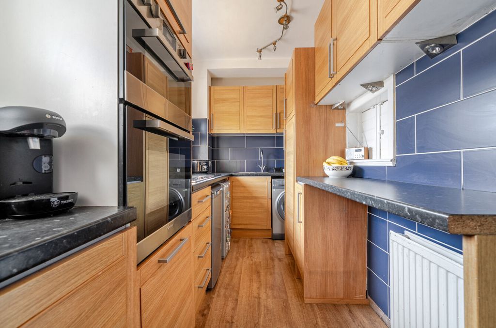 Property photo 3 of 24 3 - 1493566-21-6A5E18...