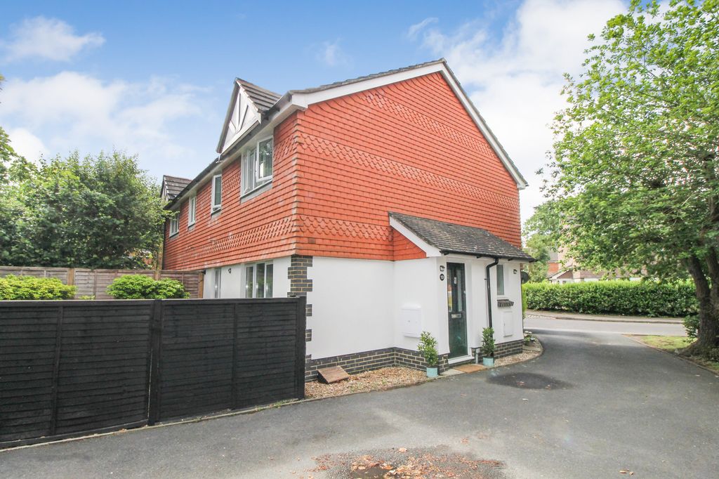Property photo 1 of 8