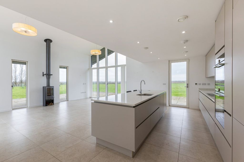 Property photo 3 of 14 Picture No. 08