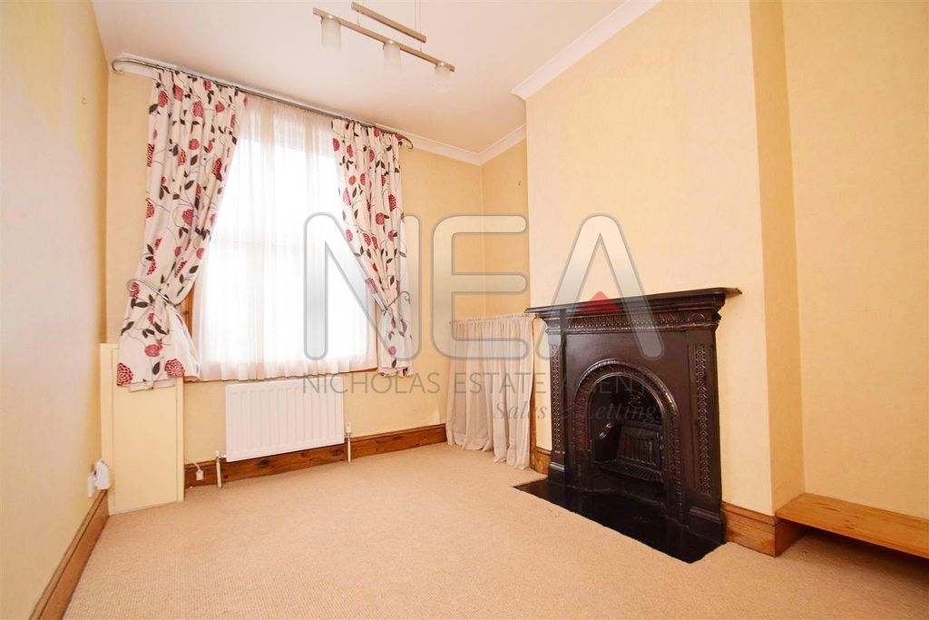Property photo 2 of 12 Dining Room