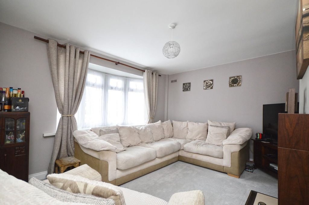 Property photo 3 of 25