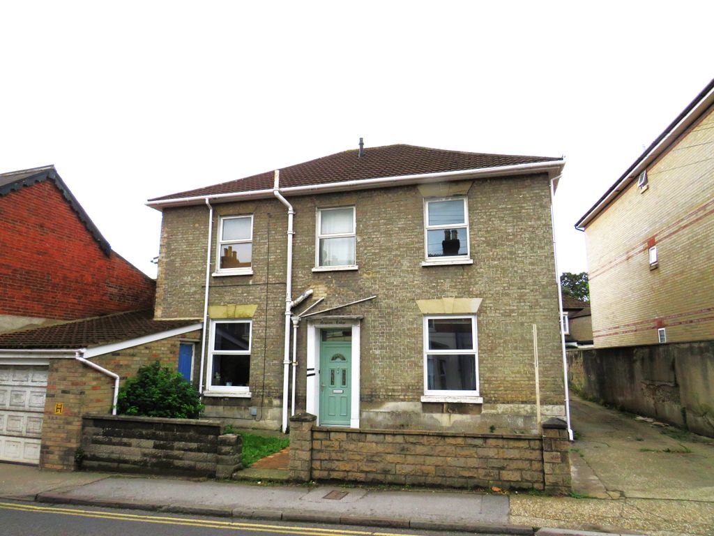 Property photo 1 of 10 1