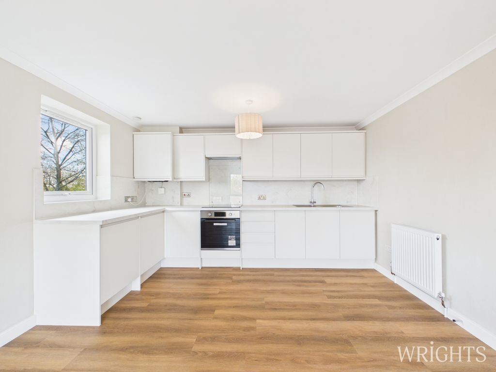 Property photo 3 of 6 Cam05659G0-Pr0121-Still003