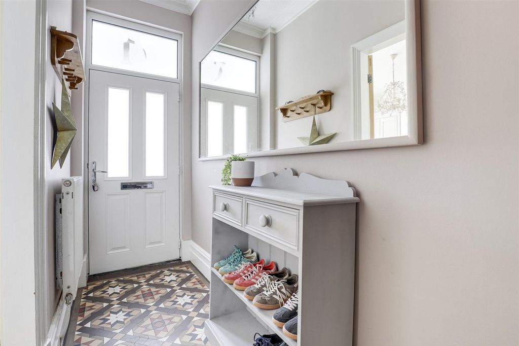 Property photo 3 of 21