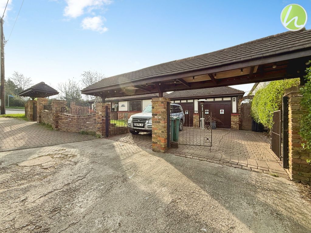 Property photo 3 of 27