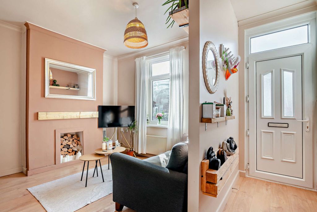 Property photo 2 of 14 Living Room