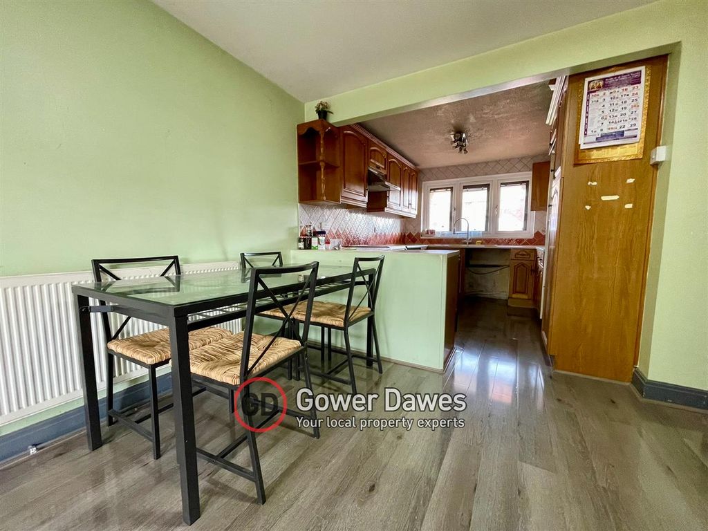 Property photo 2 of 8 Kitchen Diner