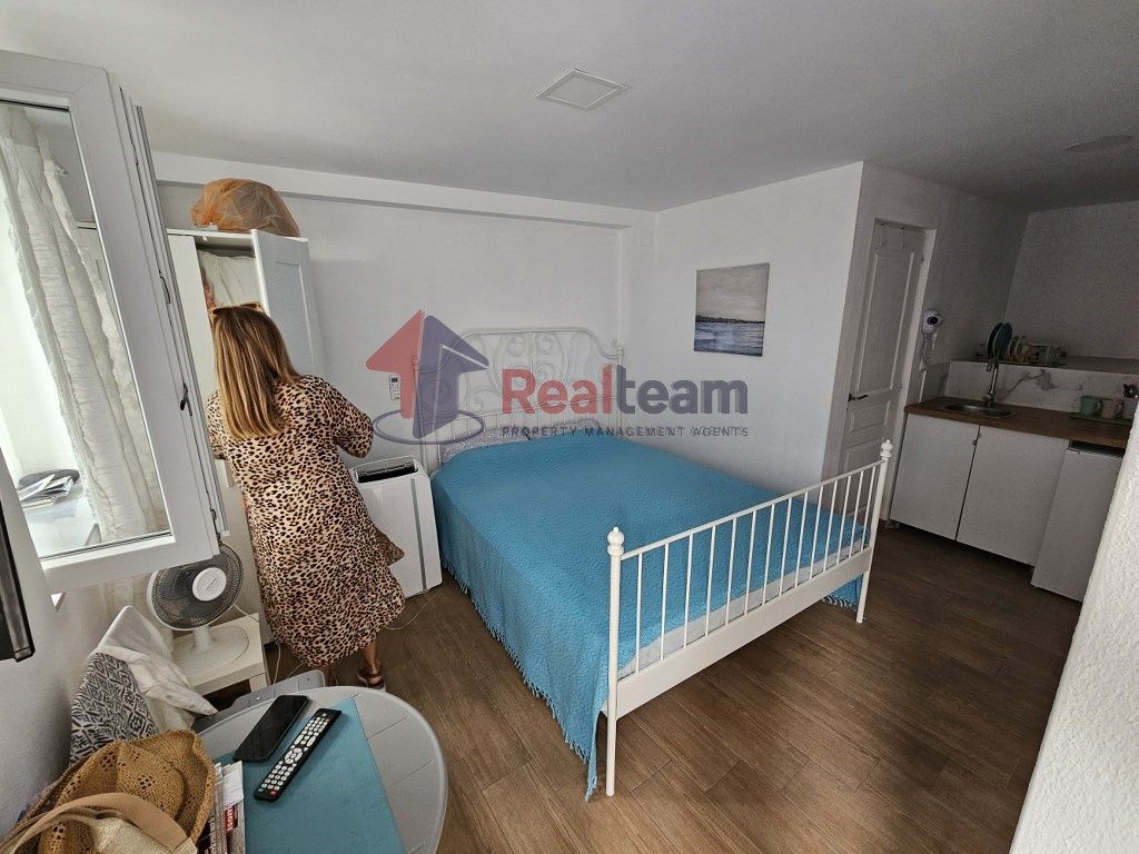 Property photo 2 of 25