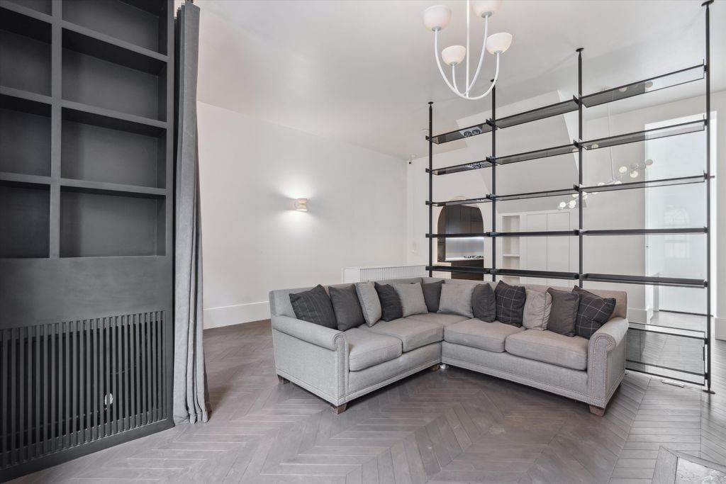 Property photo 3 of 24 Image