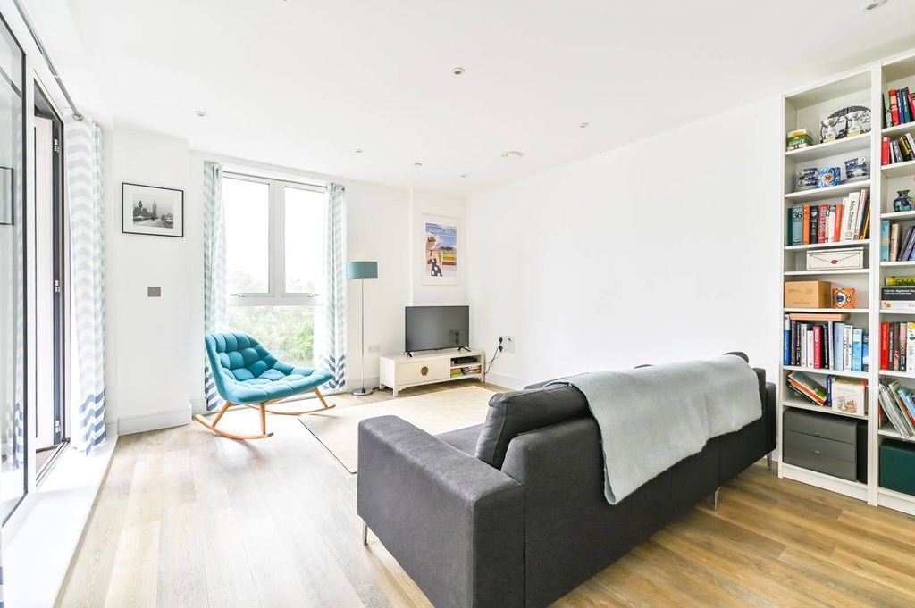 Property photo 1 of 19