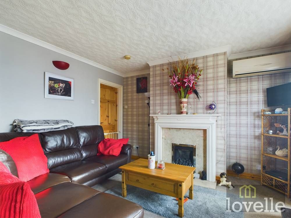 Property photo 2 of 21