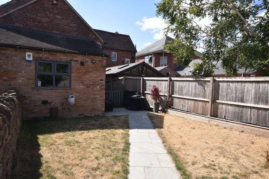 Property photo 2 of 8 Photo 1