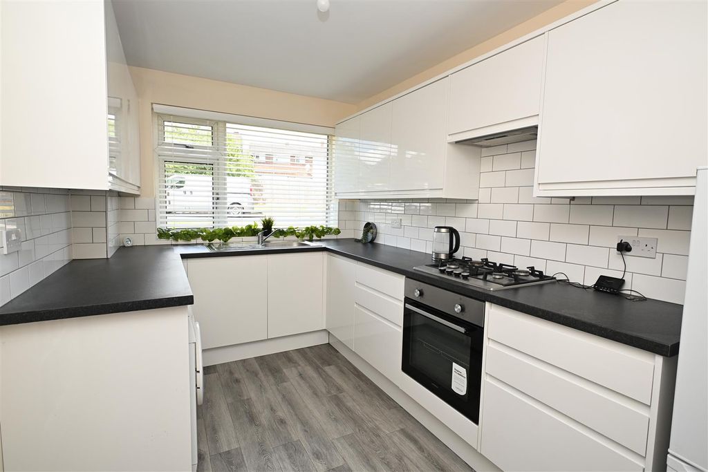 Property photo 2 of 13 Kitchen