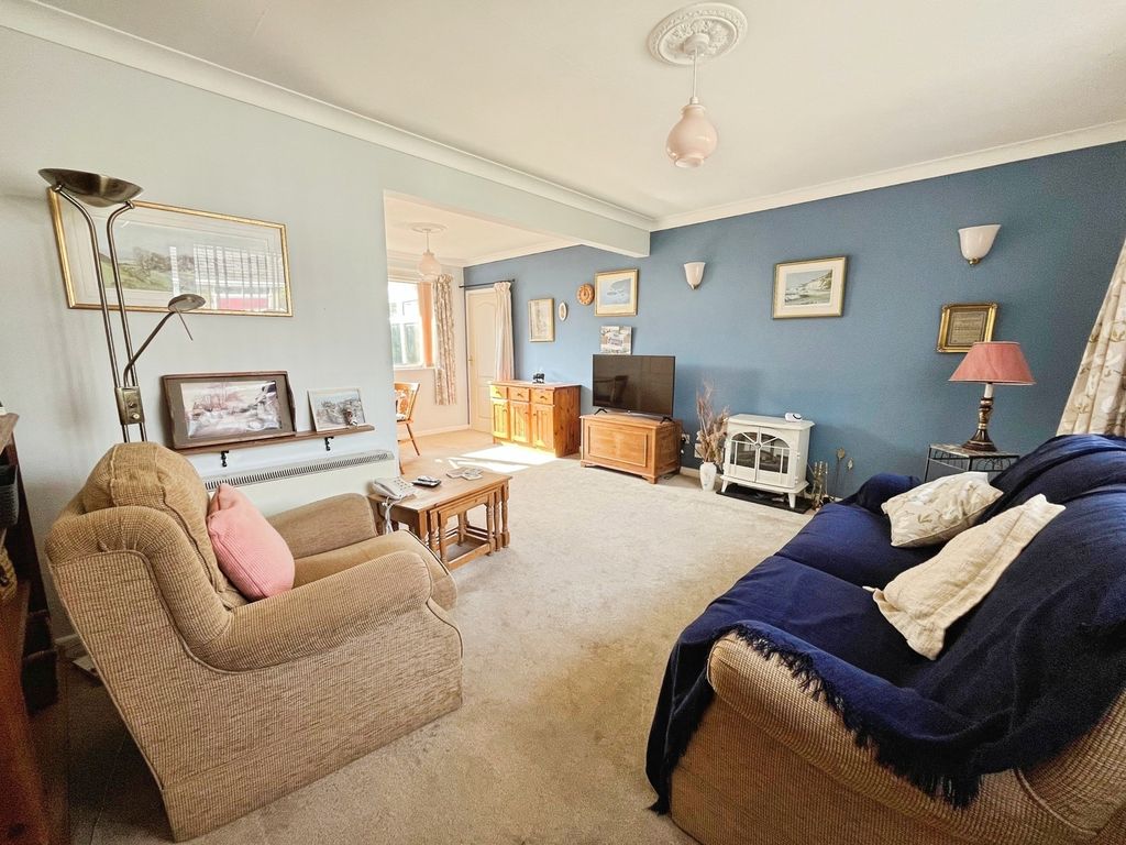 Property photo 2 of 16 Living / Dining Room