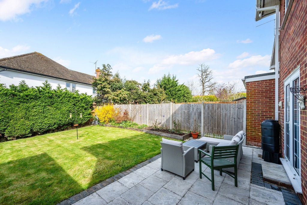 Additional image 13 of 4 bed detached house for saleBromford Close, Oxted RH8